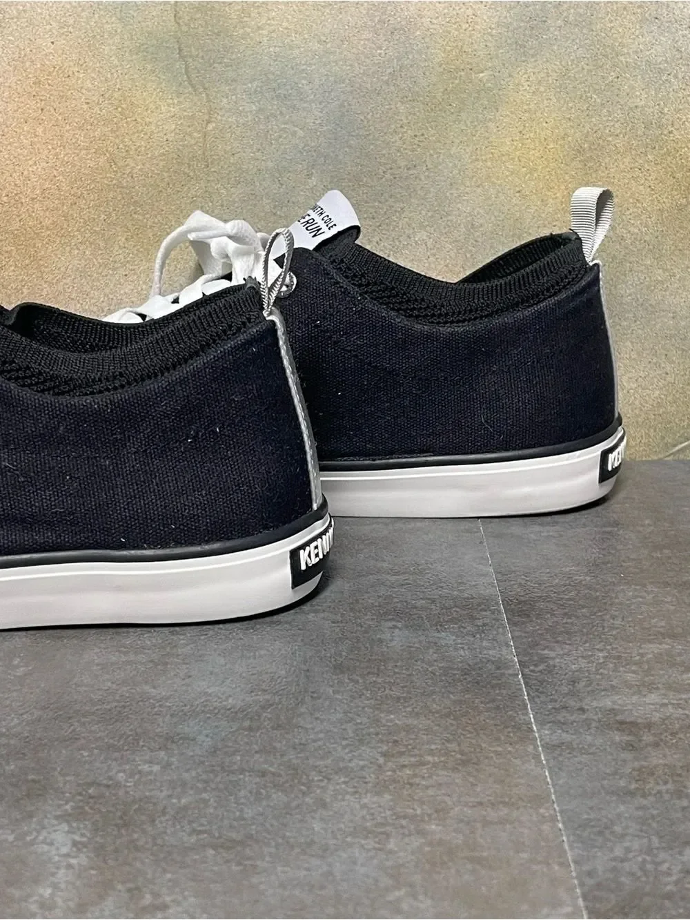 Kenneth Cole The Run Black Canvas Men’s Sneakers Size 10 Medium